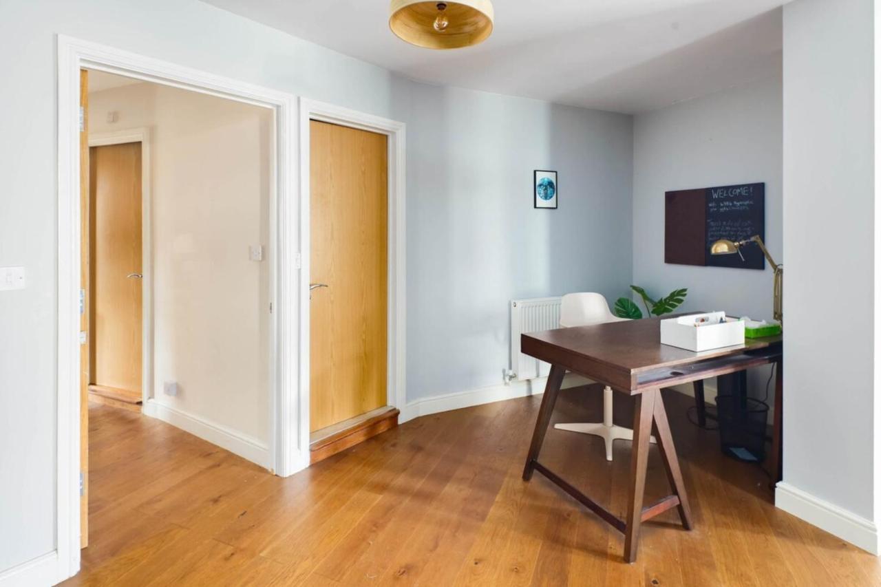 Beautiful & Vibrant 2bd W Balcony - Hackney! Hébergement de vacances Londres
