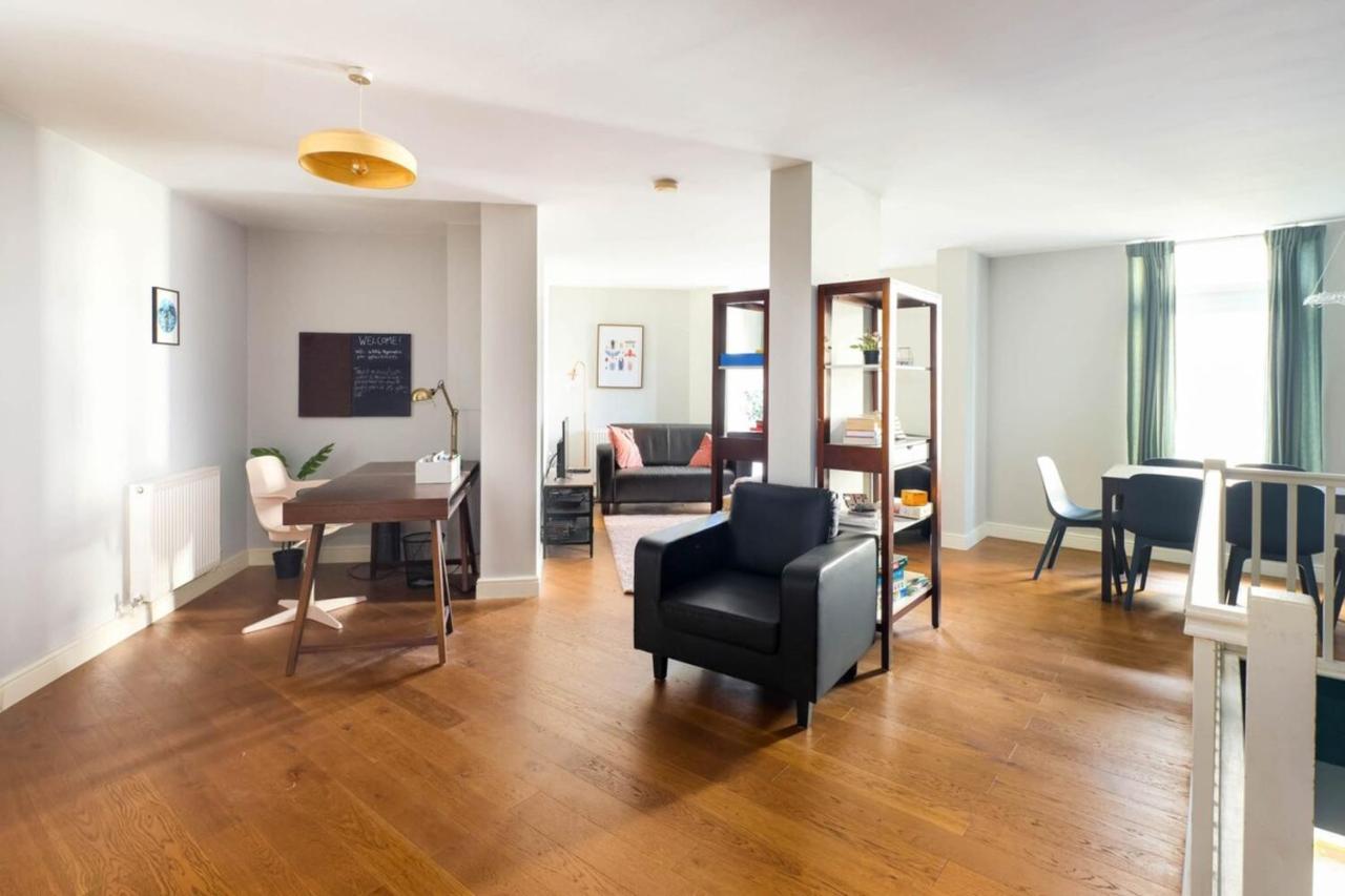 Beautiful & Vibrant 2bd W Balcony - Hackney! Hébergement de vacances