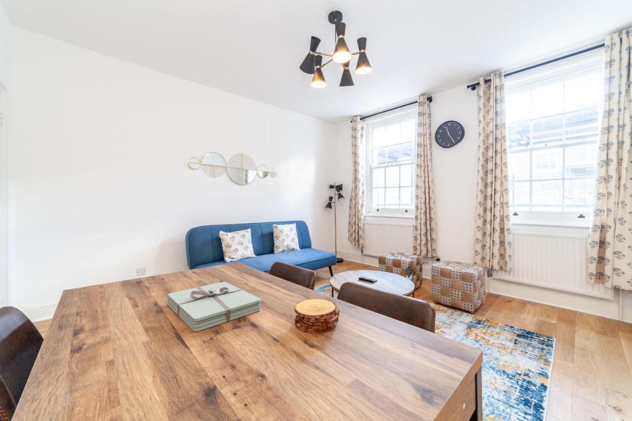 Period Victorian Abode In Idyllic Kings Cross Apartment *