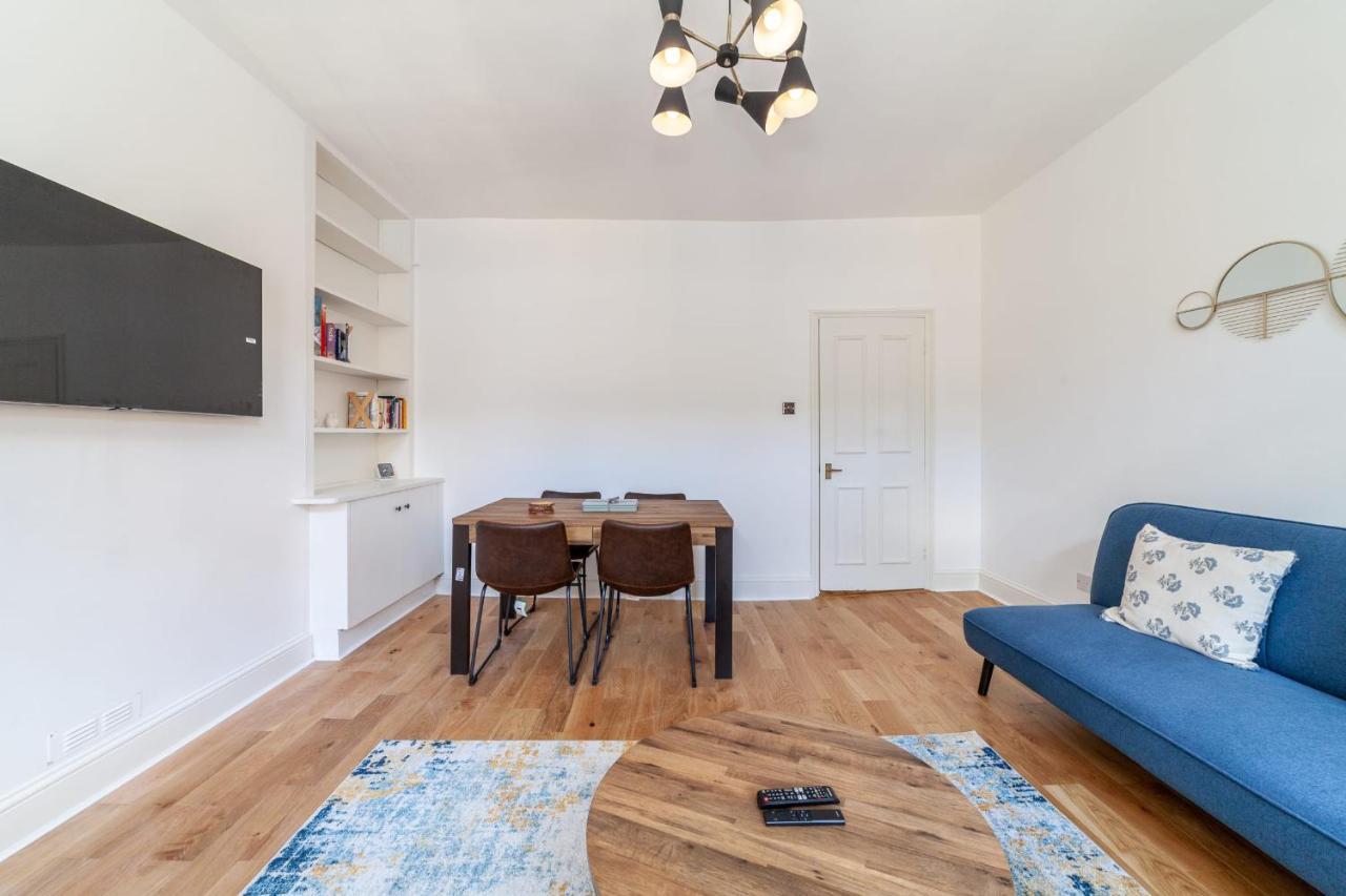 Period Victorian Abode In Idyllic Kings Cross Apartment London