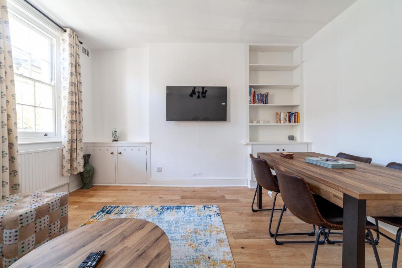 Period Victorian Abode In Idyllic Kings Cross London