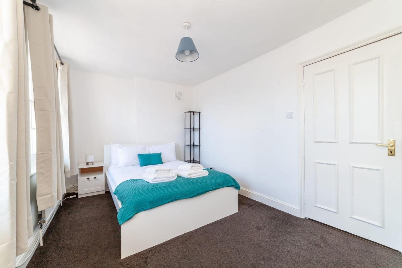 Period Victorian Abode In Idyllic Kings Cross Apartment London