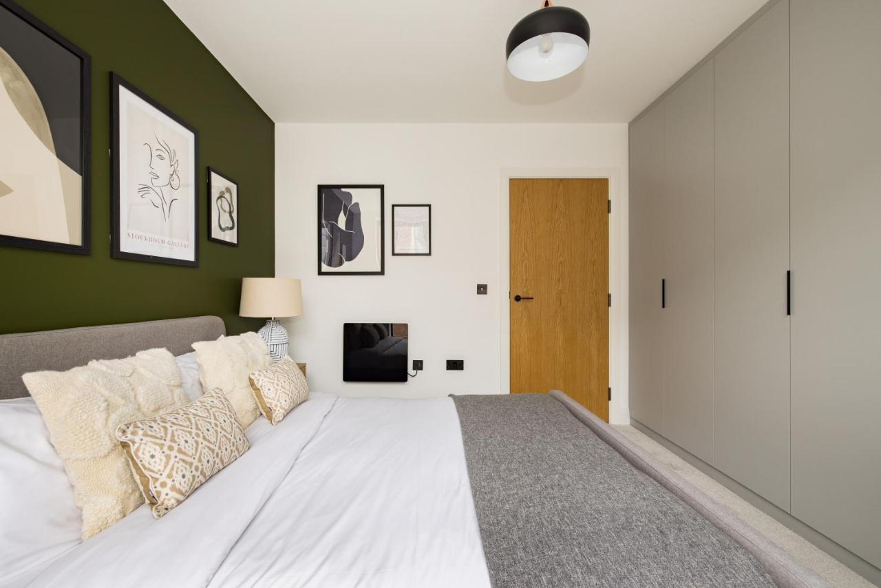 The Wembley Hideout - Stylish 2bdr Flat With Balcony Apartment