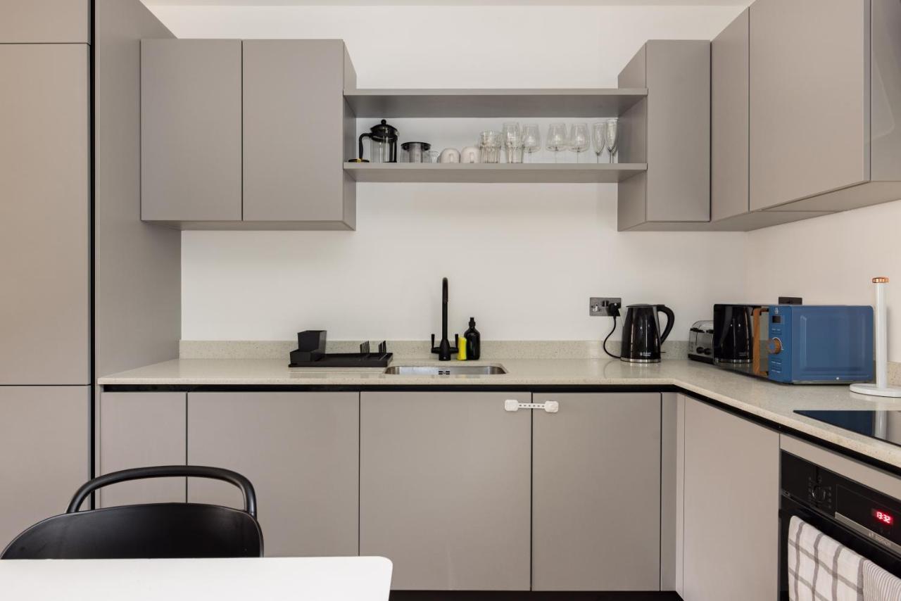 The Wembley Hideout - Stylish 2bdr Flat With Balcony Apartment