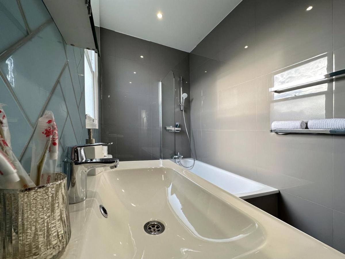 Nancy's Place In Notting Hill - 2 Double Beds, Ideal For Families London