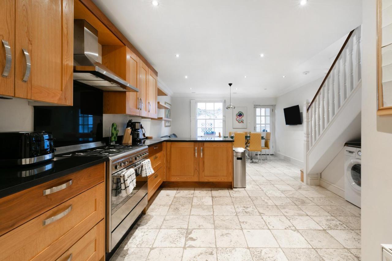 Beautiful 4 Bedroom House Near Paddington Station