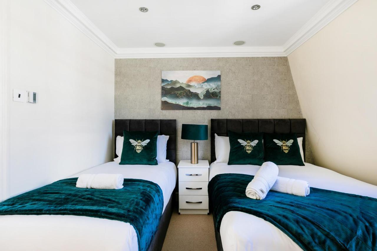 Beautiful 4 Bedroom House Near Paddington Station
