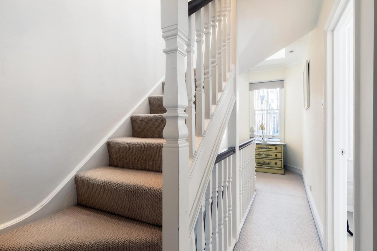 Beautiful 4 Bedroom House Near Paddington Station *