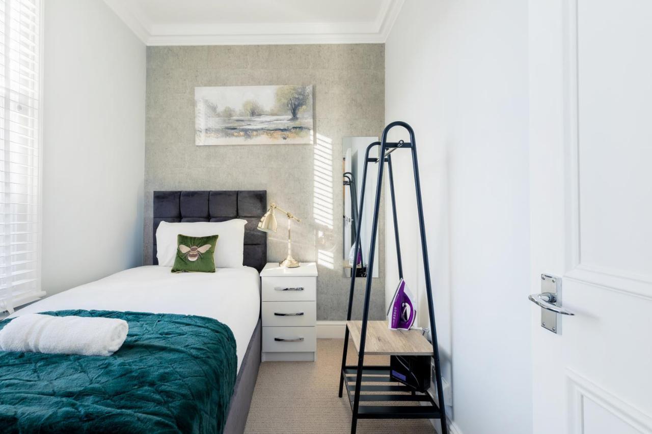 Beautiful 4 Bedroom House Near Paddington Station