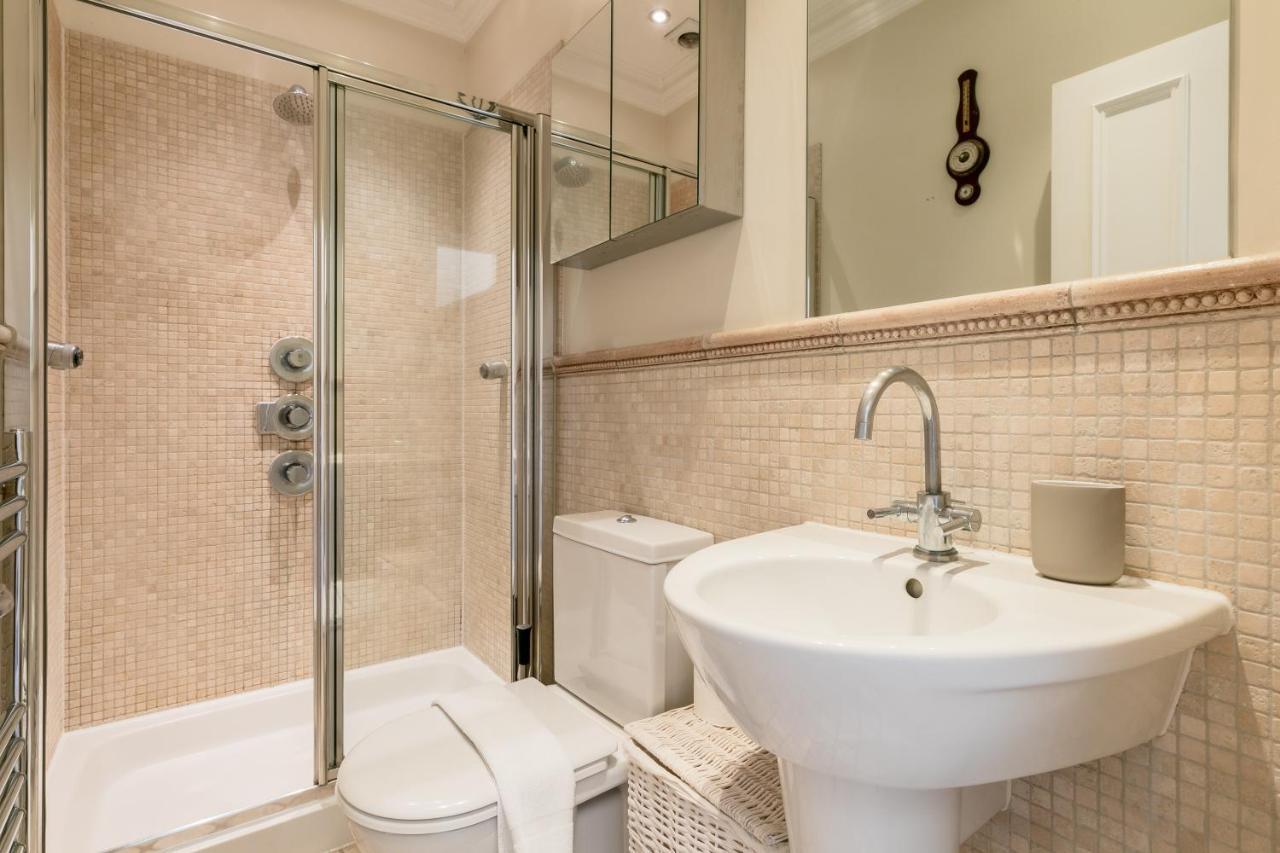 Beautiful 4 Bedroom House Near Paddington Station
