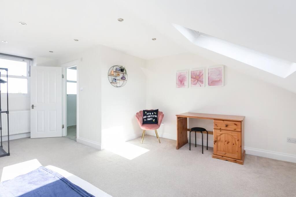 Stunning S/wimbledon Flat W/parking In London, Uk * Londres