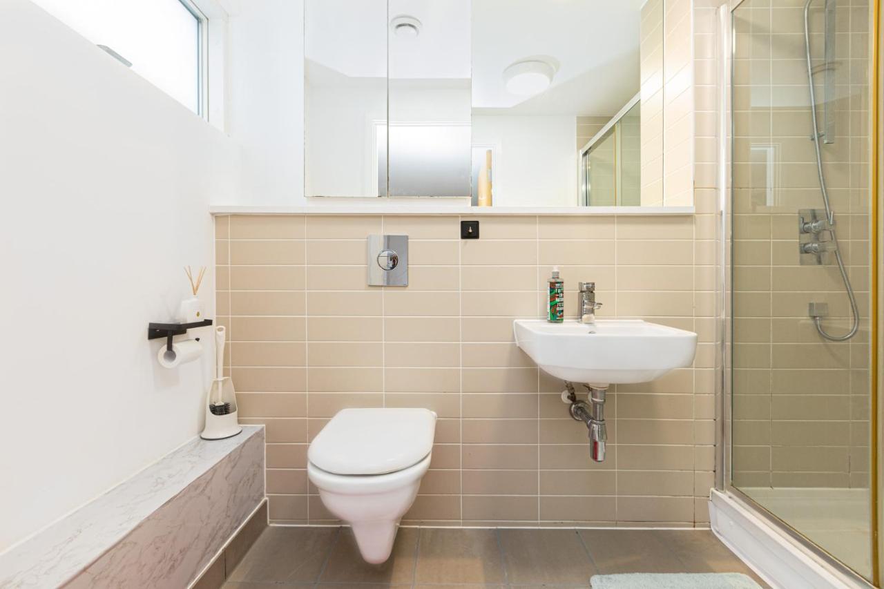 Immaculate 2br Flat, Greenwich, 2 Min Maze Hill St * Londres