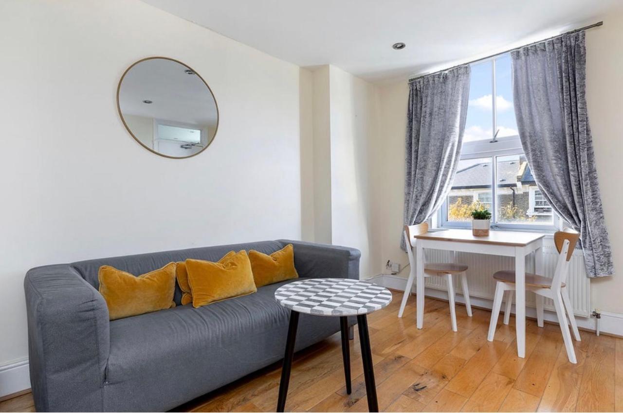 Apartamento Charming Apartment, Sleeps 4- 15 Mins To *