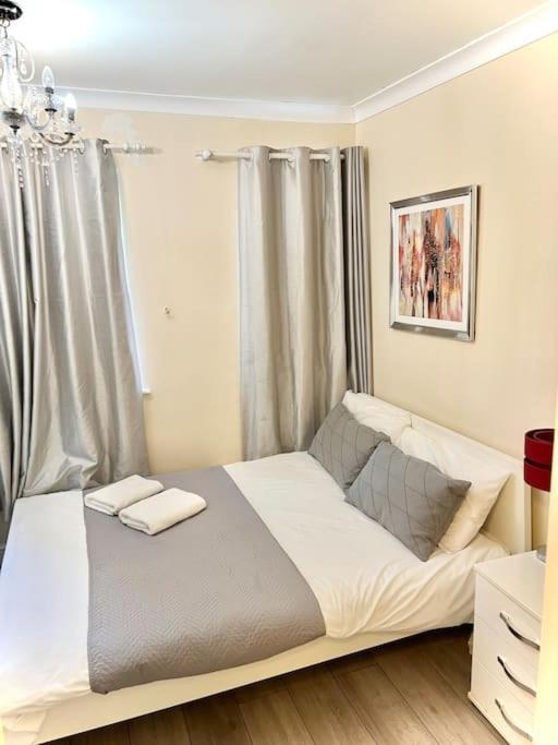 Cosy 2 Bedroom Detached House In Londres