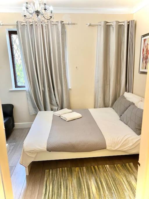 Cosy 2 Bedroom Detached House In * Londres
