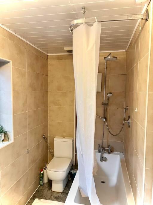 Appartement Cosy 2 Bedroom Detached House In *
