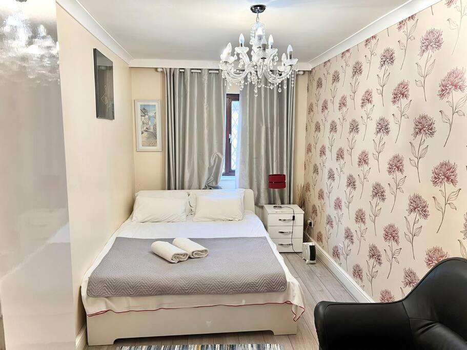 Cosy 2 Bedroom Detached House In