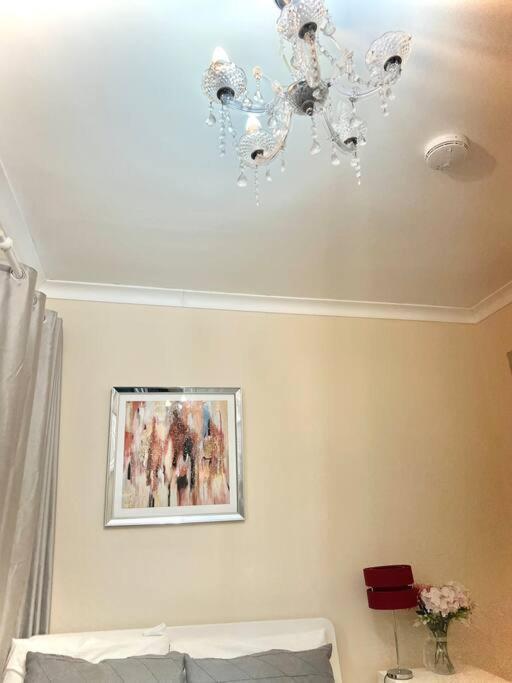Cosy 2 Bedroom Detached House In Londres