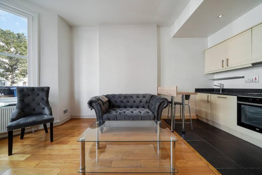 One-bedroom In Queen's Park * Londres