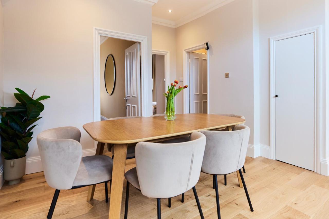 The Earl's Court Space - Modern 2bdr Flat With Terrace + Parking *