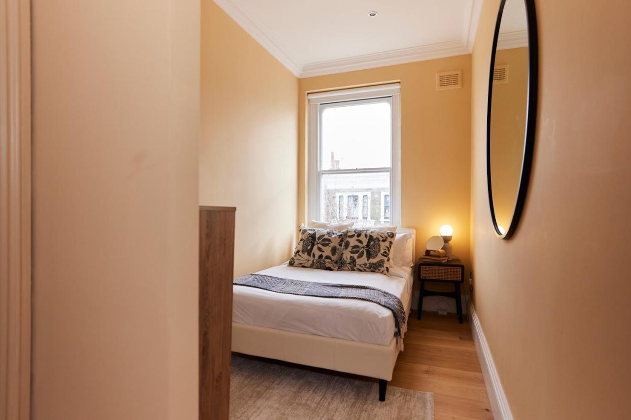 The Earl's Court Space - Modern 2bdr Flat With Terrace + Parking * Londres
