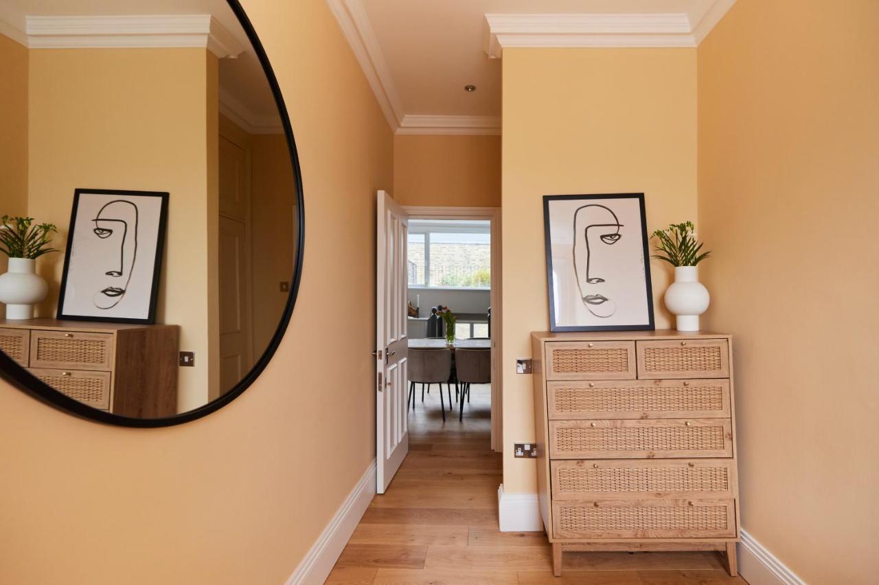 The Earl's Court Space - Modern 2bdr Flat With Terrace + Parking Appartement Londres