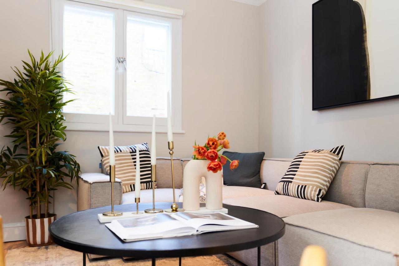 The Earl's Court Space - Modern 2bdr Flat With Terrace + Parking