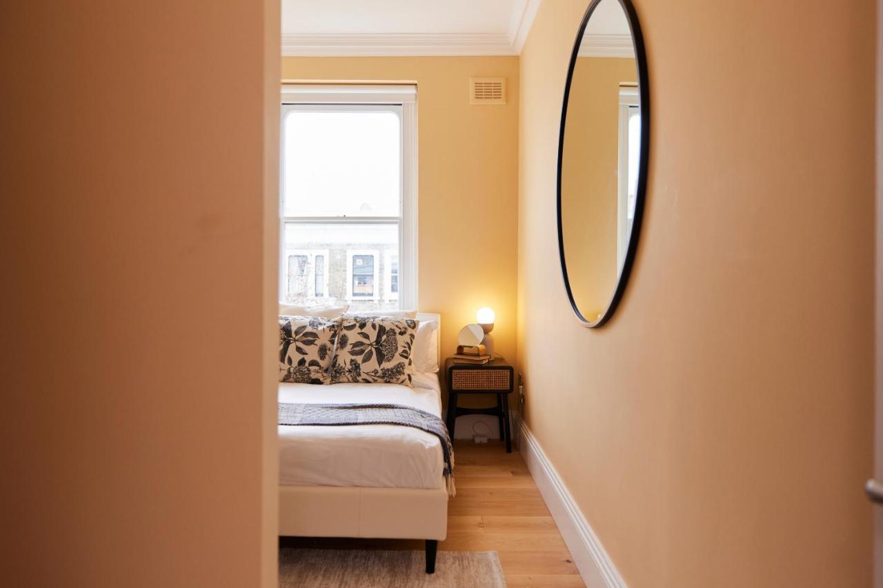 The Earl's Court Space - Modern 2bdr Flat With Terrace + Parking Appartement