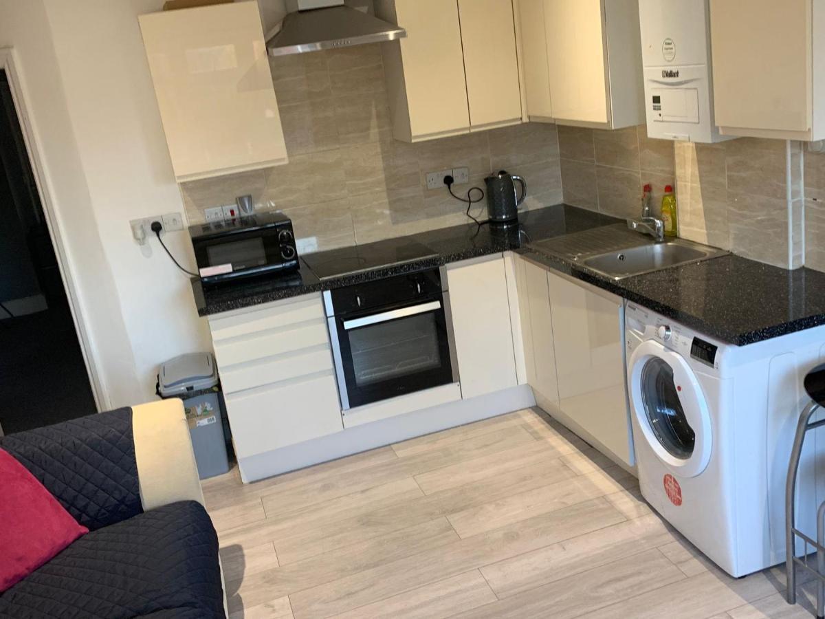 R J 2 Bedroom * Londres