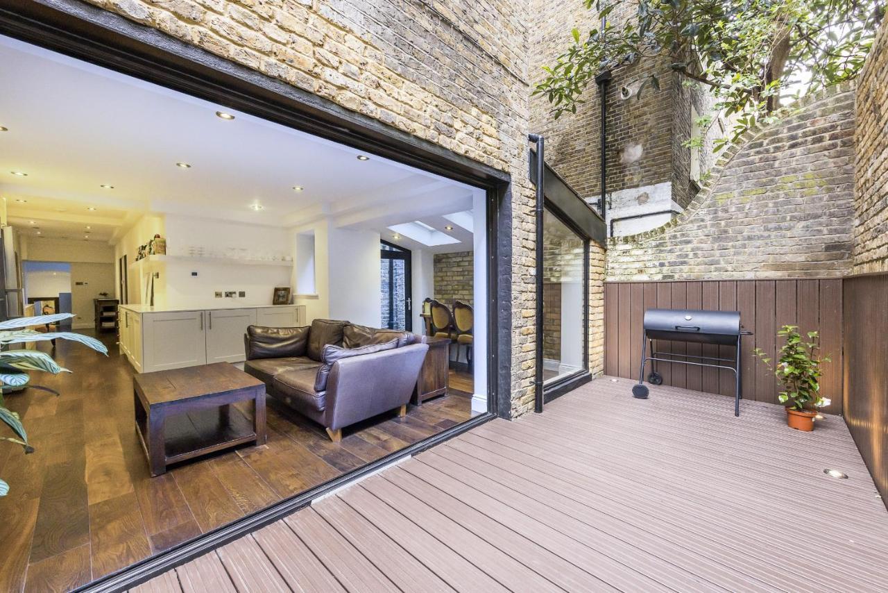 Kensington Luxurious Three Bedroom Londres