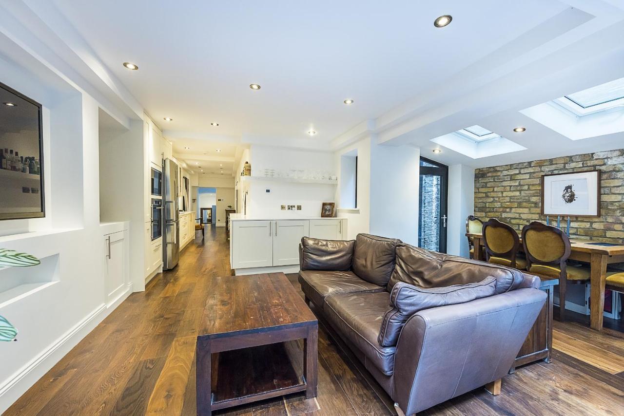 Kensington Luxurious Three Bedroom Apartamento *