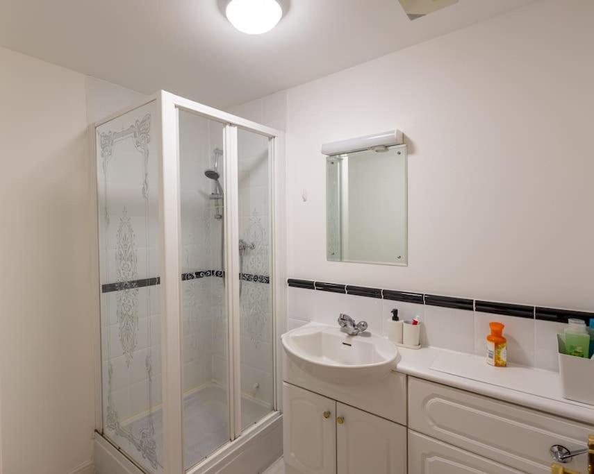 Appartement Morden Apartment, By The Sea With Free Parking