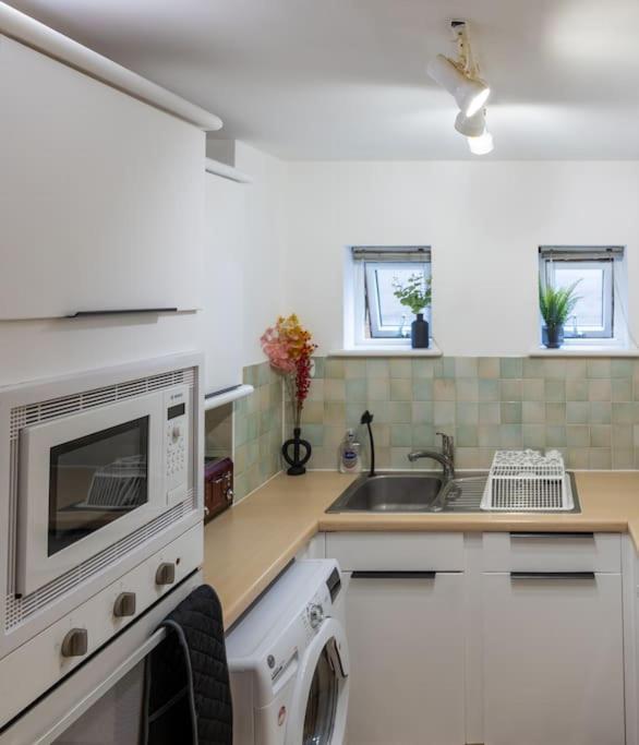 Morden Apartment, By The Sea With Free Parking Londres