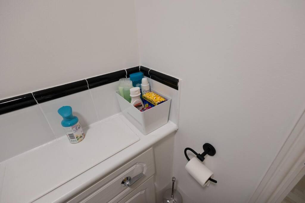 Morden Apartment, By The Sea With Free Parking Appartement