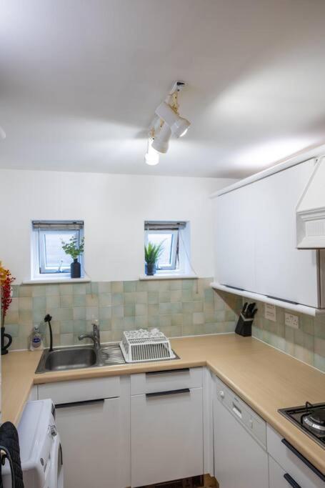 Morden Apartment, By The Sea With Free Parking * Londres