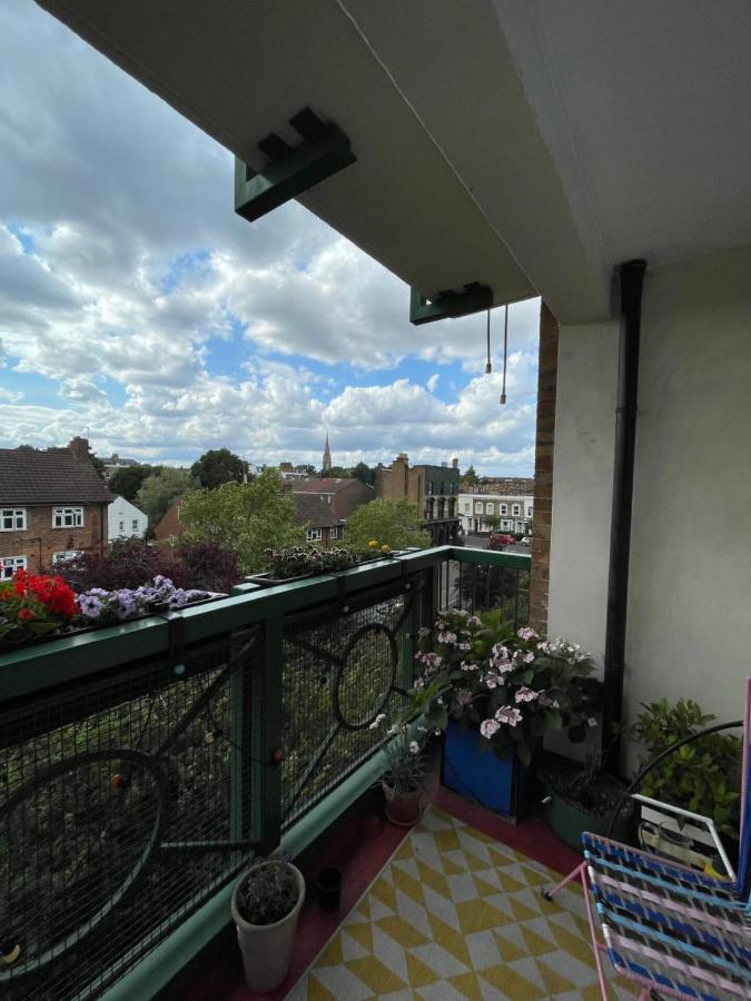 Contemporary 1bd Flat Wbalcony - Stoke Newington! Londres