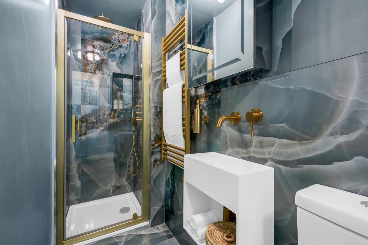 Mysquare Kensington Residences *