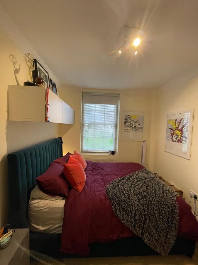 Appartement Chic Victorian Flat In Private Estate - Mile End! *