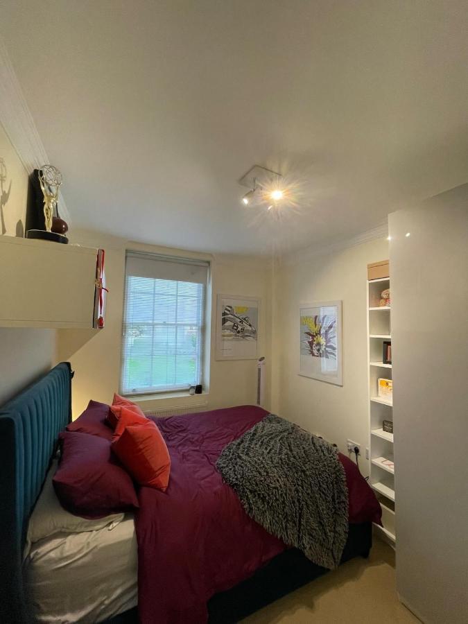 Appartement Chic Victorian Flat In Private Estate - Mile End! Londres