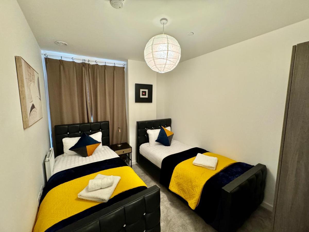 3bedroom, 2bathroom, Balcony,luxury Flat Westfield *