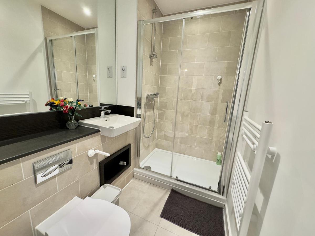 3bedroom, 2bathroom, Balcony,luxury Flat Westfield Londres