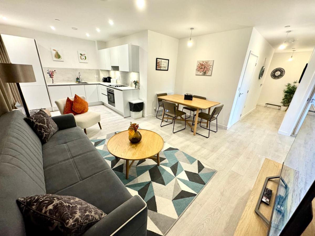 3bedroom, 2bathroom, Balcony,luxury Flat Westfield * Londres