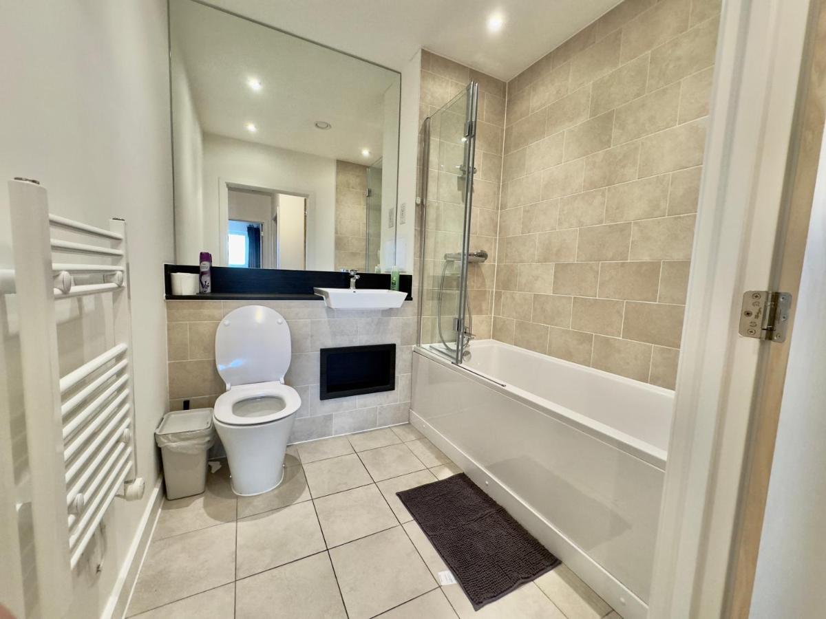 3bedroom, 2bathroom, Balcony,luxury Flat Westfield Londres