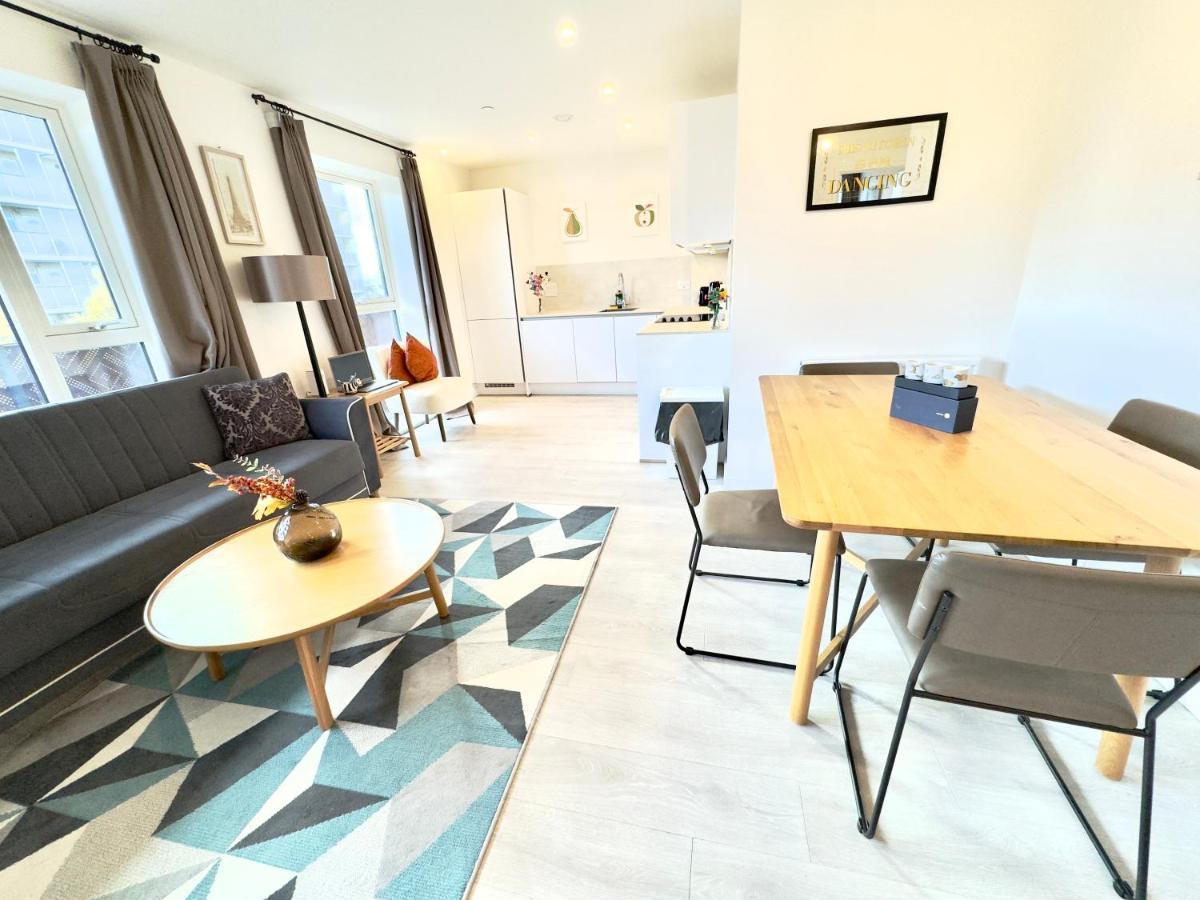 3bedroom, 2bathroom, Balcony,luxury Flat Westfield Londres
