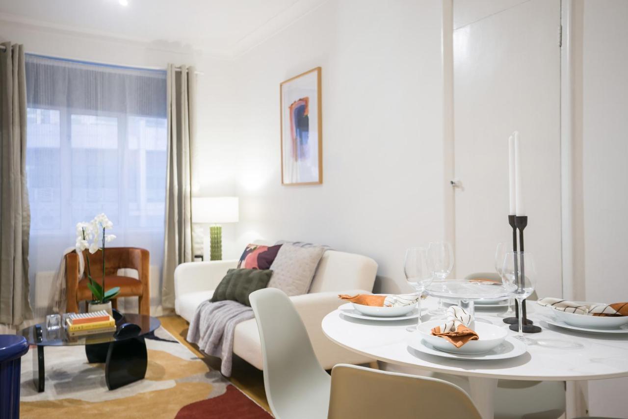 Perfectly Located 1 Bed Above Tube Station
