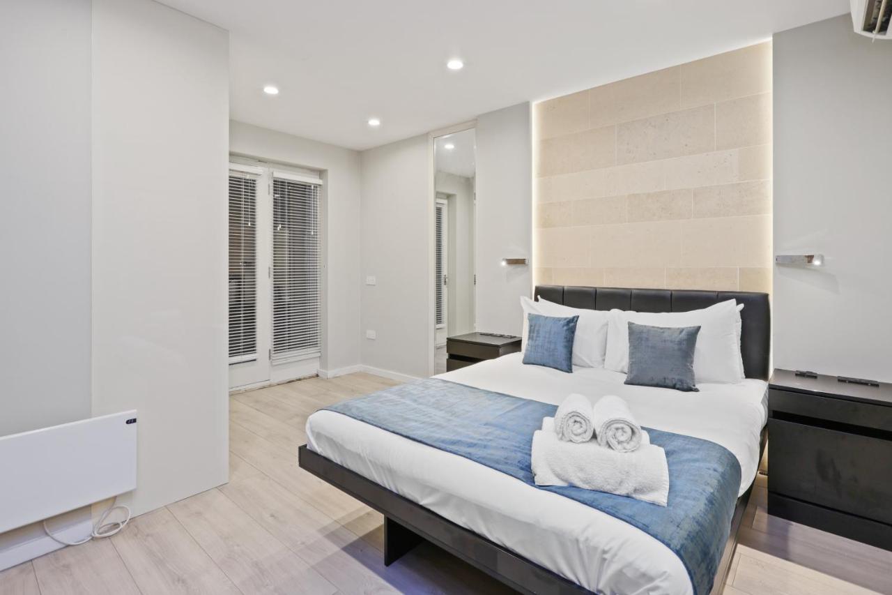 Studio Flat West End Lane Londen