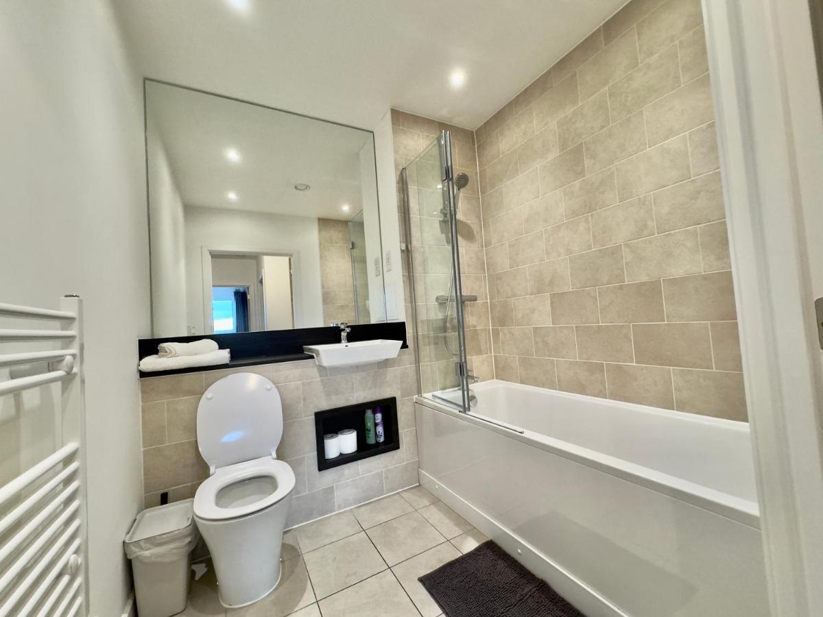 3bedroom, 2bathroom, Balcony,luxury Flat Westfield *