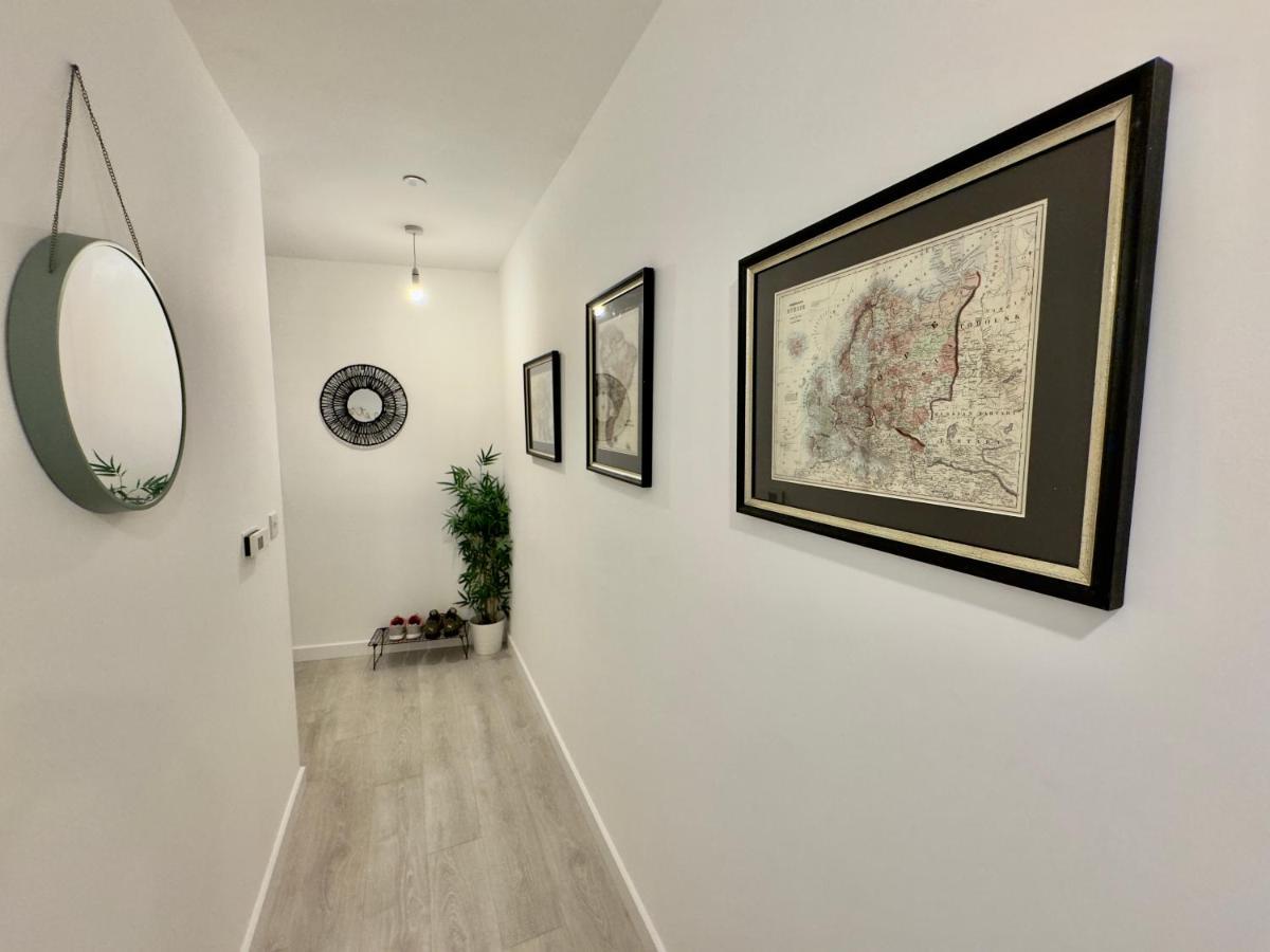 3bedroom, 2bathroom, Balcony,luxury Flat Westfield * Londres