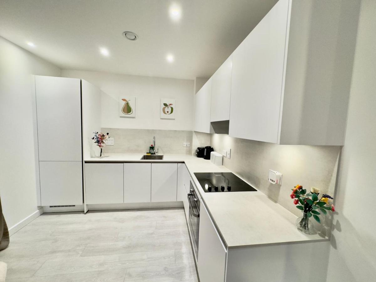 3bedroom, 2bathroom, Balcony,luxury Flat Westfield Apartamento *