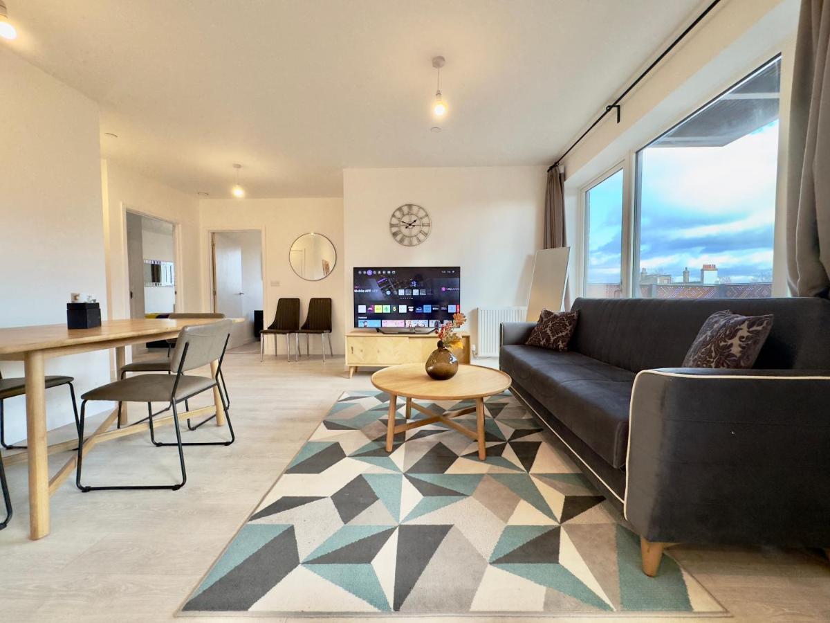 3bedroom, 2bathroom, Balcony,luxury Flat Westfield * Londres